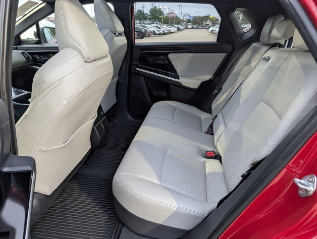 Used 2024 Toyota bZ4X FWD image 31