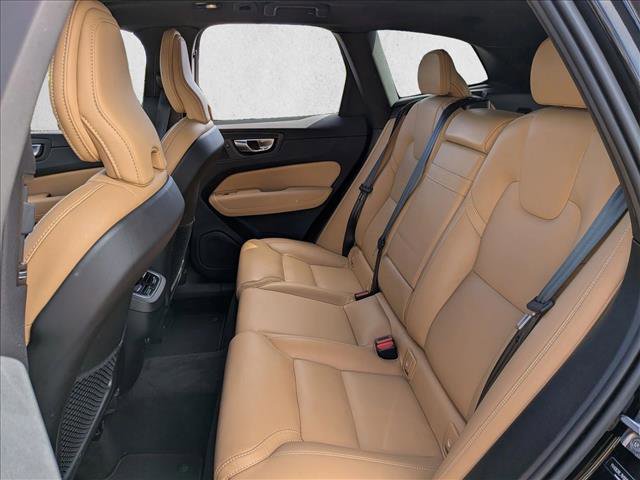 Used 2022 Volvo XC60 B6 Inscription w/ Climate Package AWD/4WD image 17
