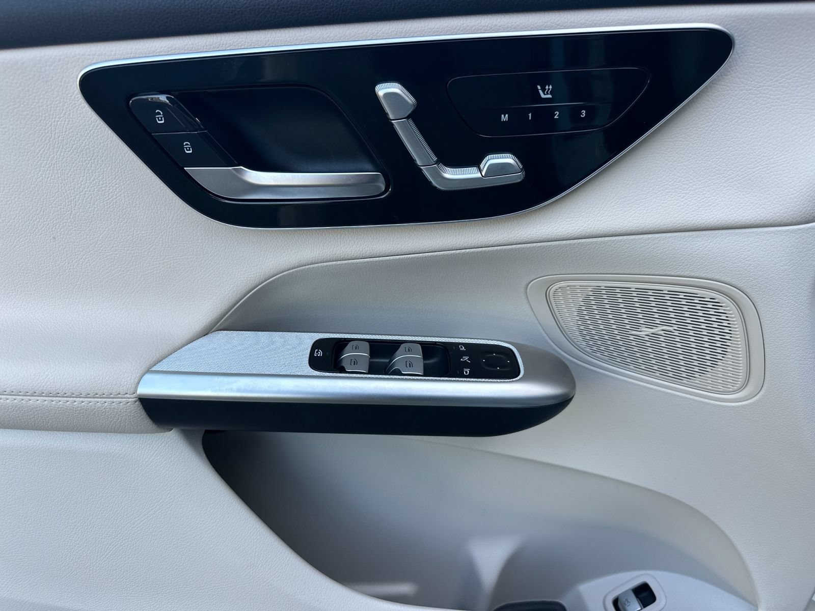 Certified 2026 Mercedes-Benz GLC 300 image 12