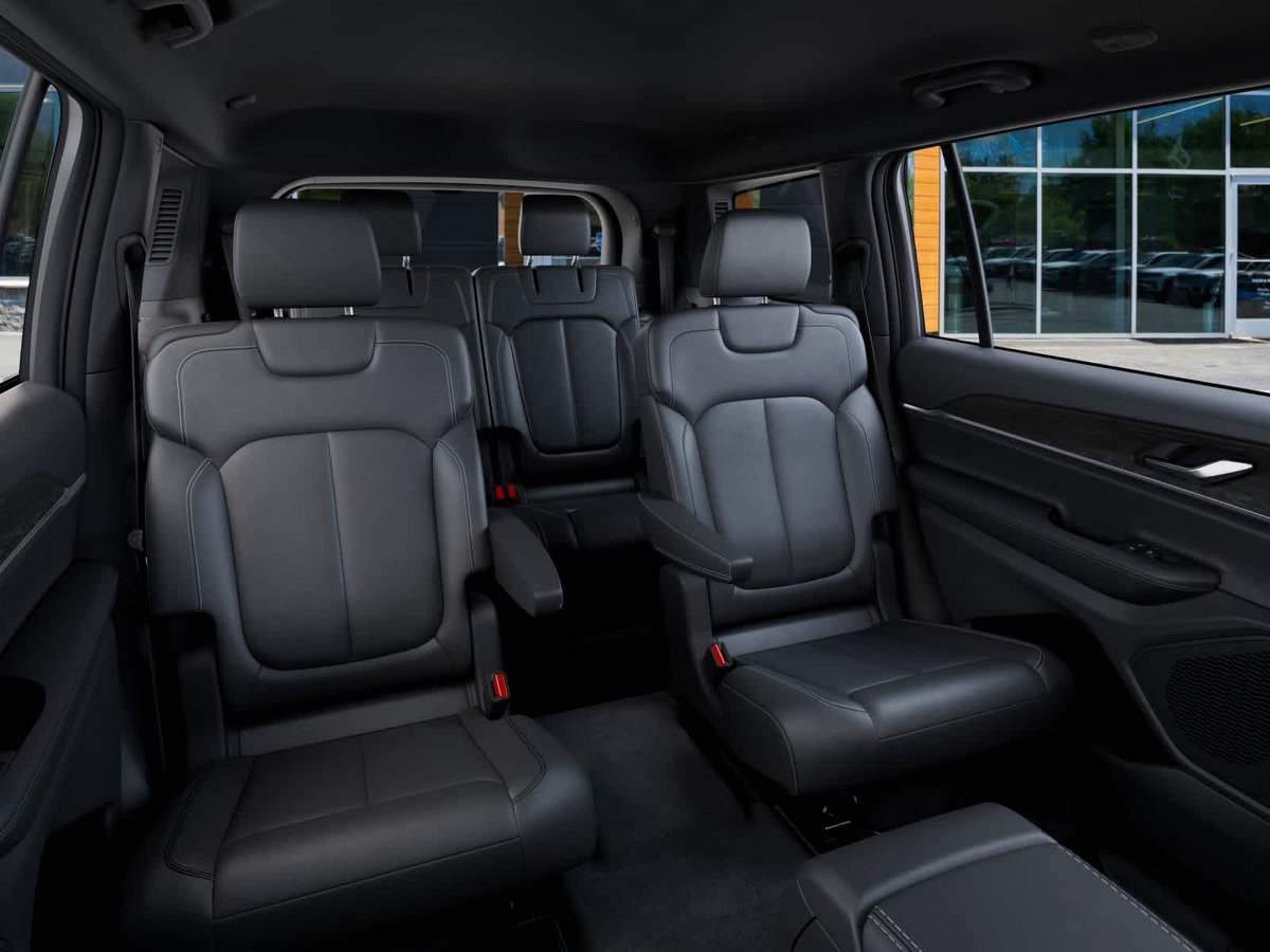 New 2025 Jeep Grand Cherokee L Limited AWD/4WD image 15