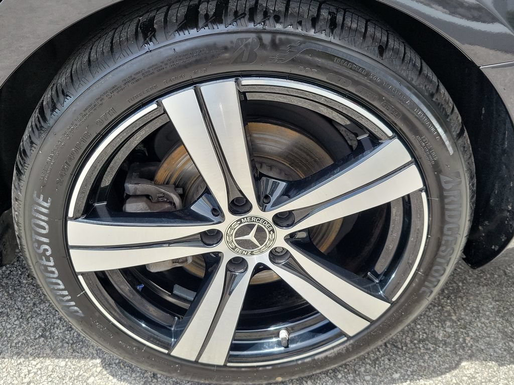 Used 2022 Mercedes-Benz C 300 Sedan image 5