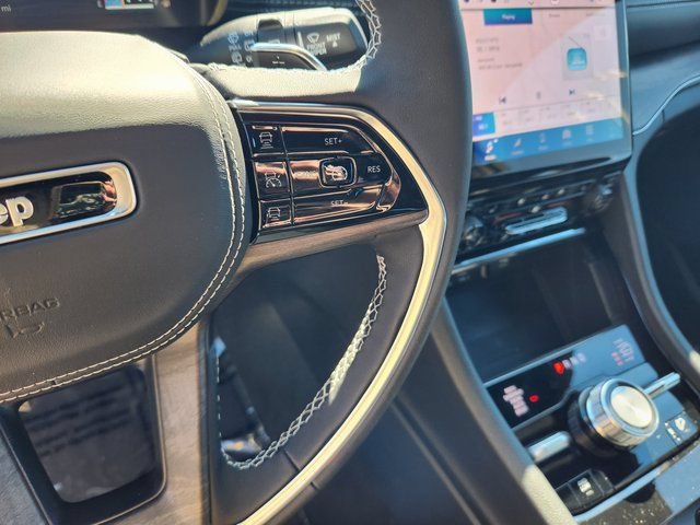 New 2025 Jeep Grand Cherokee Overland w/ Luxury Tech Group IV AWD/4WD image 22