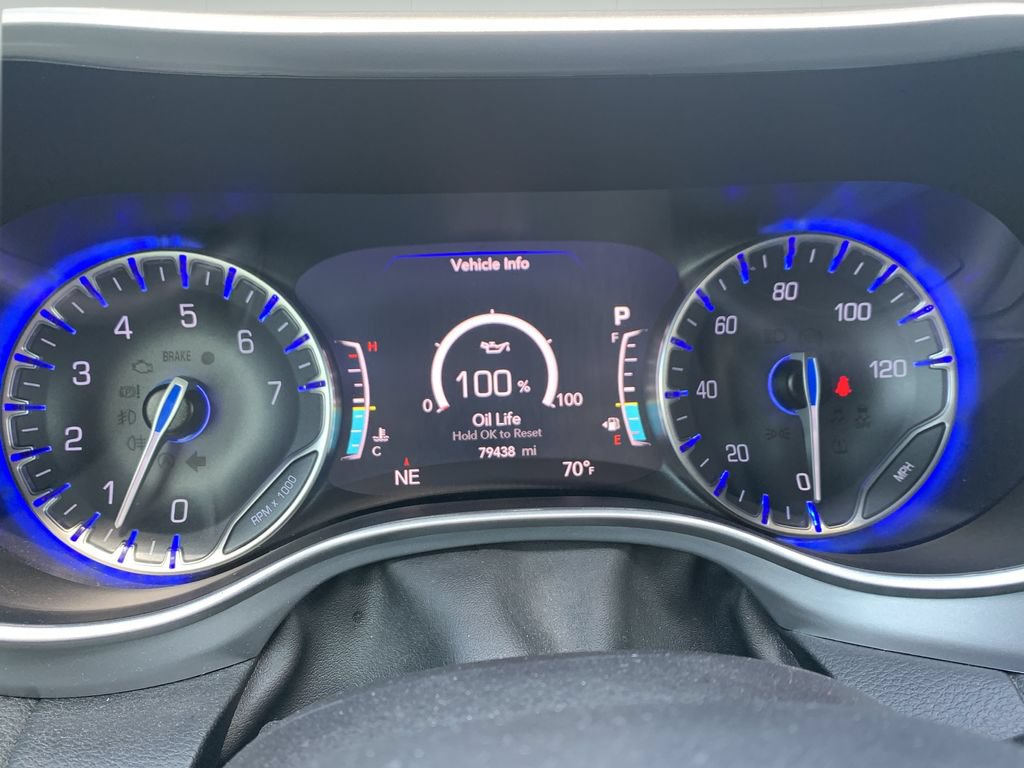 Used 2021 Chrysler Pacifica Touring w/ S Appearance Package FWD image 24