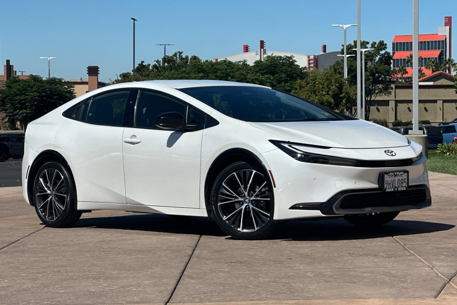 Certified 2023 Toyota Prius XLE FWD video 2