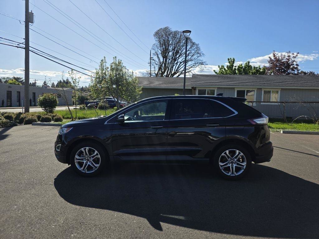 Used 2017 Ford Edge Titanium w/ Technology Package FWD image 8