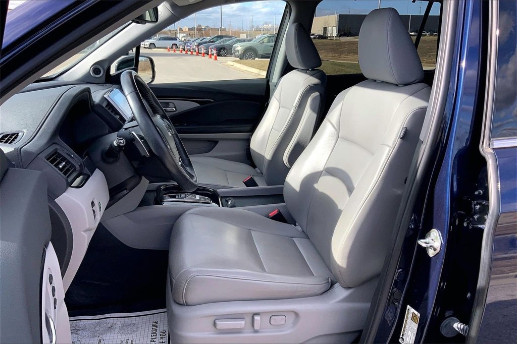 Used 2017 Honda Pilot Touring image 9
