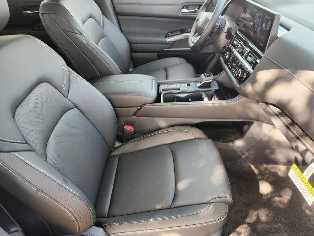 New 2026 Nissan Pathfinder SL w/ SL Premium Package FWD image 13