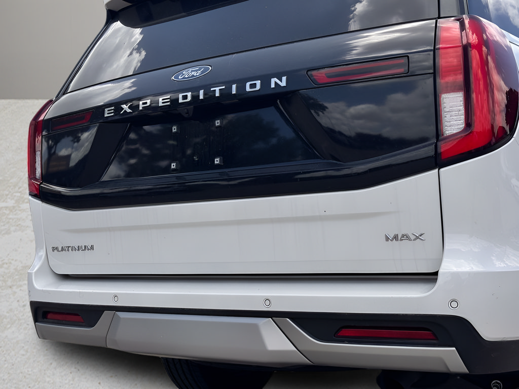Used 2025 Ford Expedition Max Platinum w/ Driver's Package AWD/4WD image 29