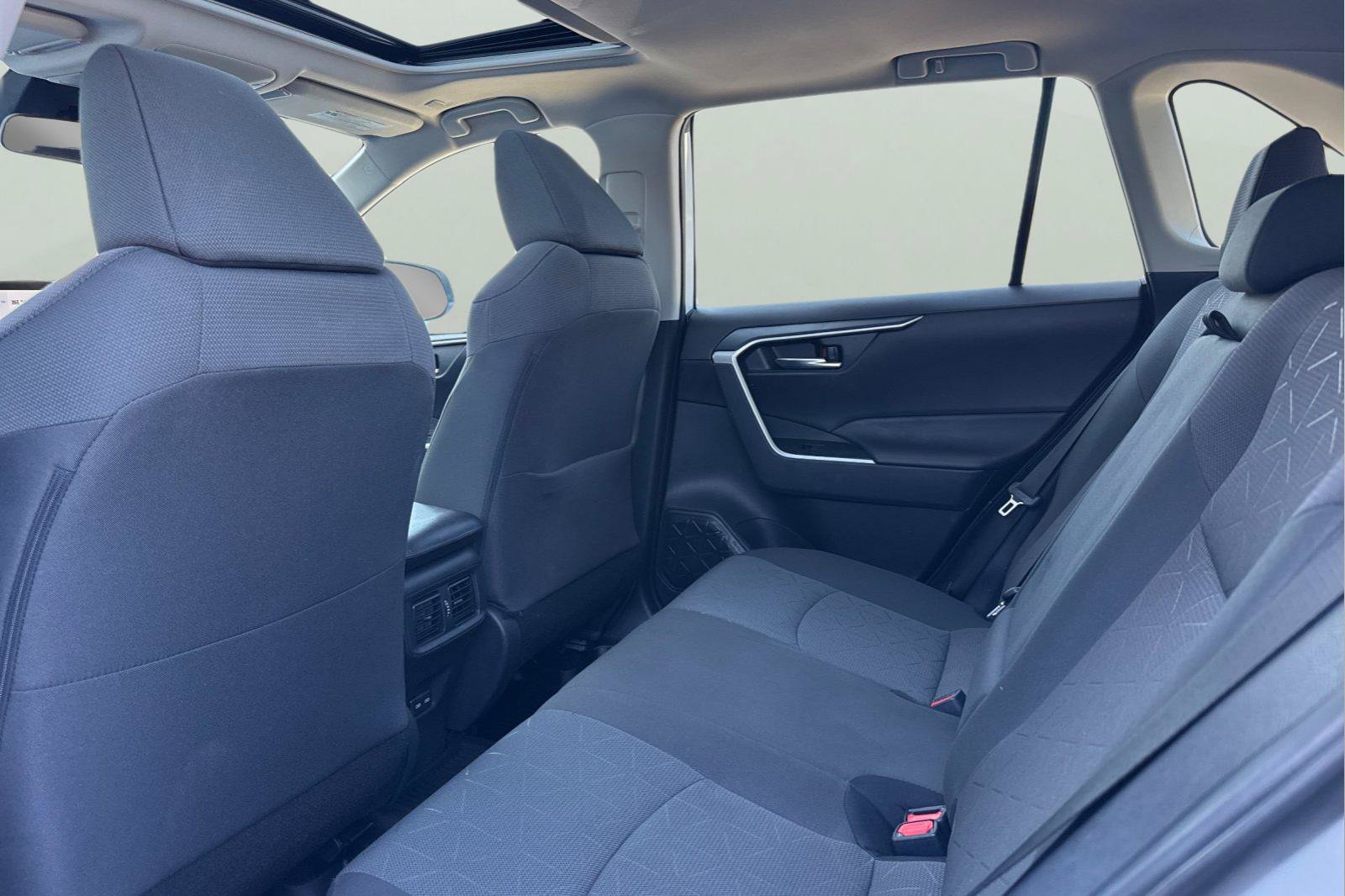 Used 2024 Toyota RAV4 XLE w/ Convenience Package FWD image 6