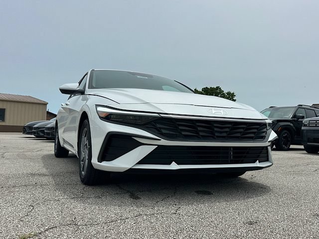 New 2026 Hyundai Elantra Hybrid FWD image 10