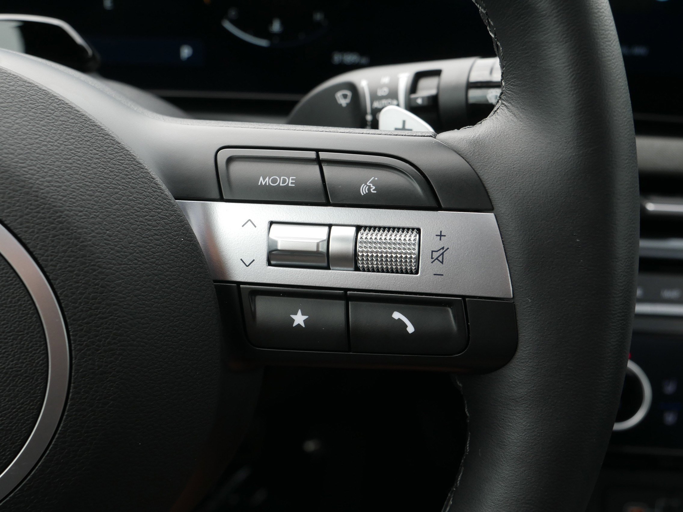 Used 2025 Hyundai Santa Cruz Limited image 30