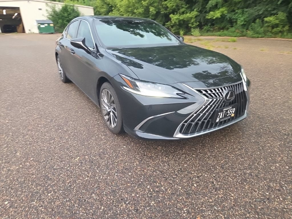 Used 2024 Lexus ES 300h Ultra Luxury w/ Accessory Package (Z1) FWD image 29