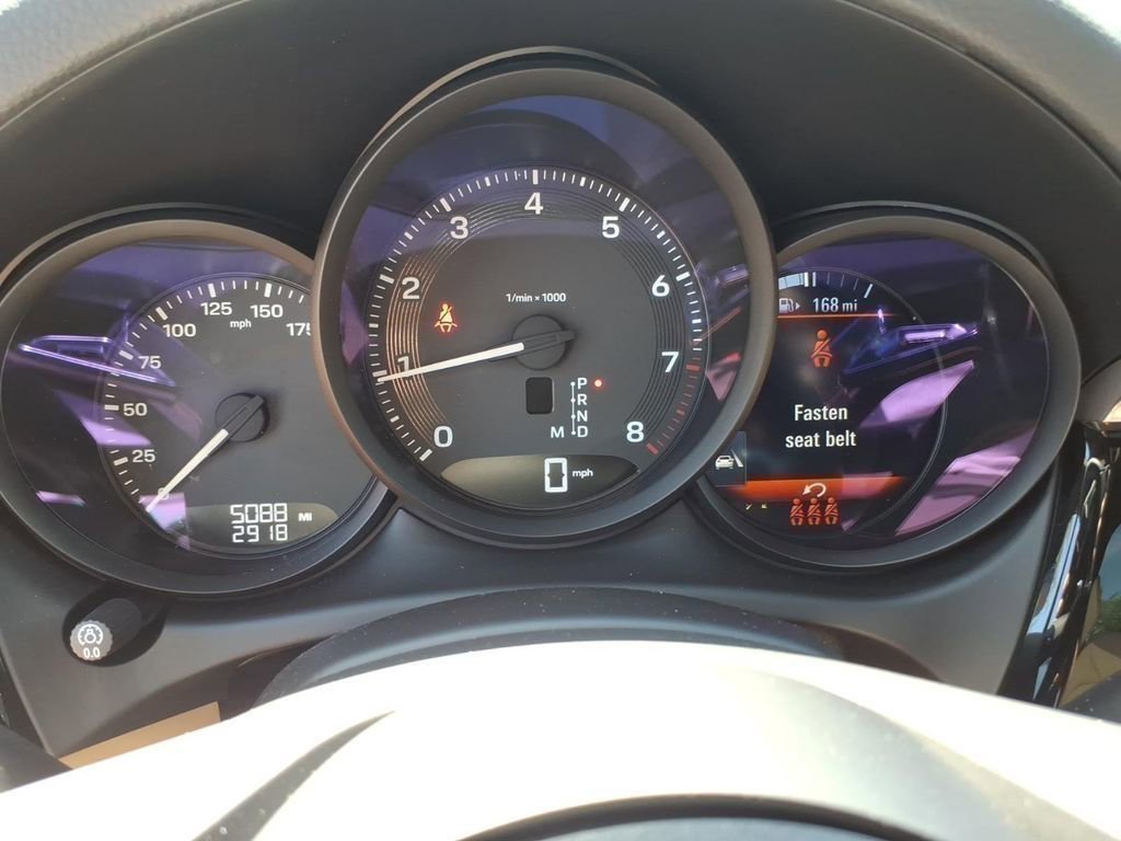 Used 2025 Porsche Macan AWD/4WD image 19