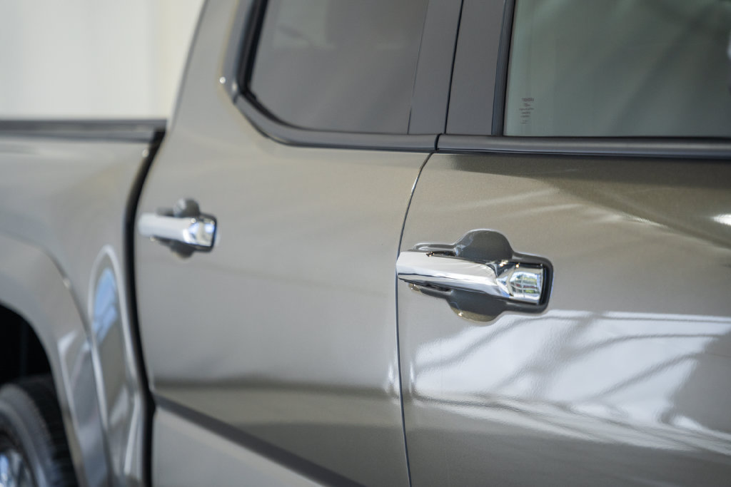 Used 2025 Toyota Tacoma Limited AWD/4WD image 17