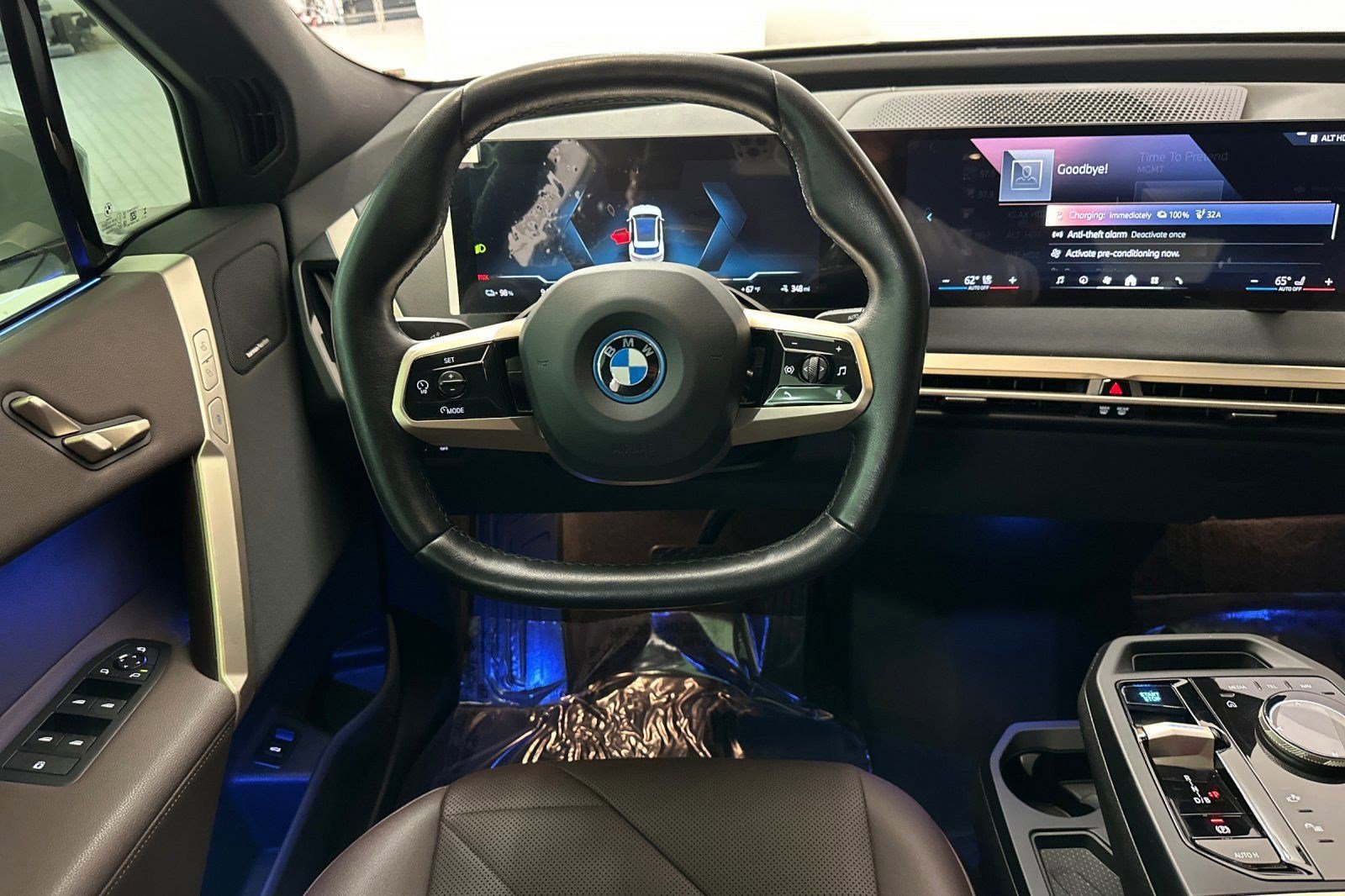 Used 2024 BMW iX xDrive50 w/ Sport Package image 29