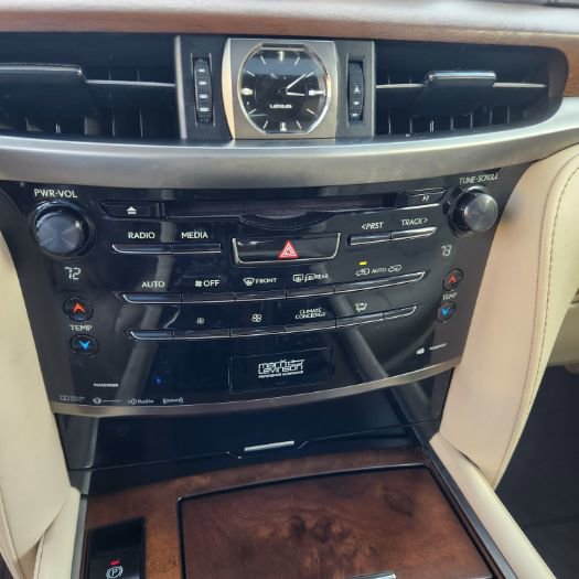 Used 2017 Lexus LX 570 4WD image 29