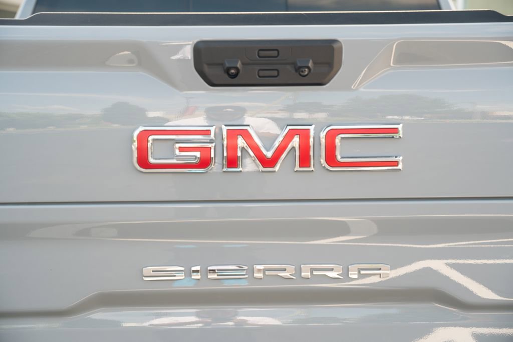 Used 2025 GMC Sierra 1500 AT4 w/ AT4 Premium Package AWD/4WD image 18