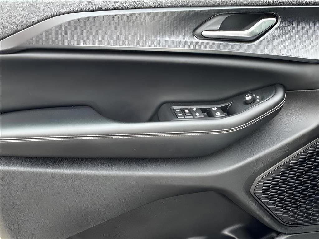 Used 2023 Jeep Grand Cherokee Altitude image 23