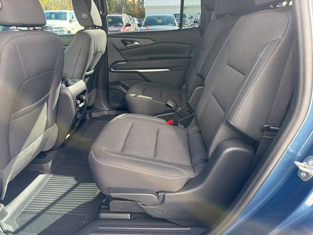 Used 2024 Chevrolet Traverse LT image 28