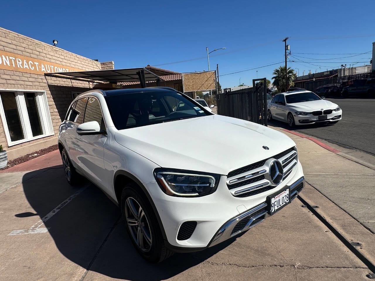 Used 2020 Mercedes-Benz GLC 300 4MATIC image 2