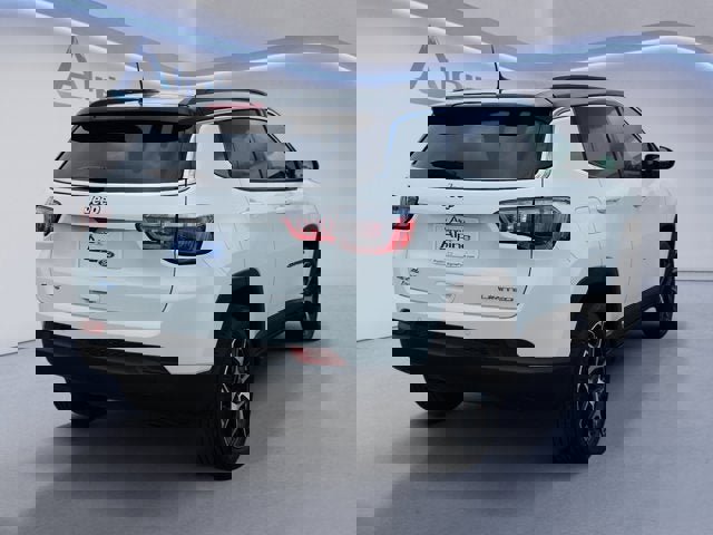 Used 2025 Jeep Compass Limited image 5