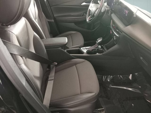 Used 2025 Buick Encore GX Preferred AWD/4WD image 27