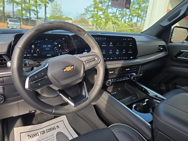 Used 2025 Chevrolet Suburban Premier image 16