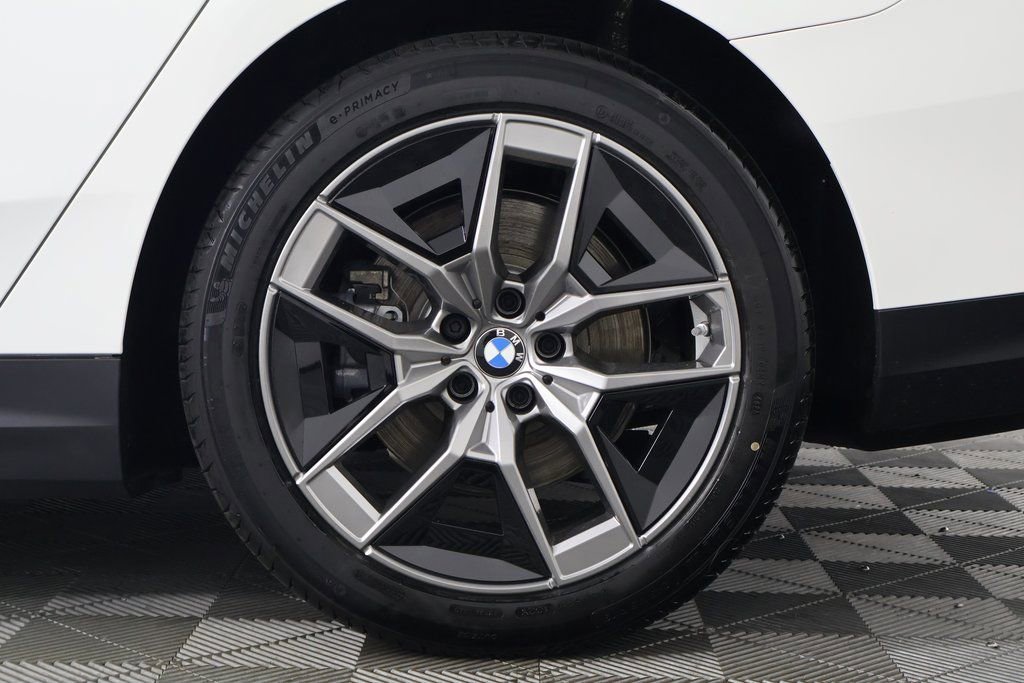 New 2026 BMW i5 eDrive40 w/ Convenience Package image 10