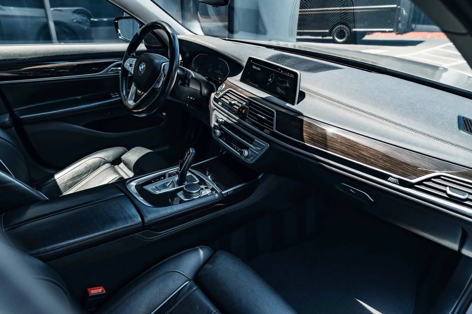 Used 2022 BMW 740i xDrive w/ Premium Package AWD/4WD image 17