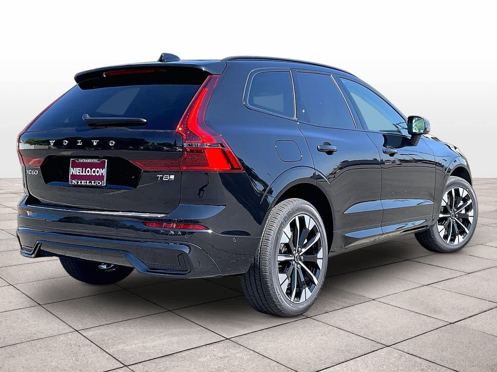 New 2026 Volvo XC60 T8 Plus w/ Climate Package PRO AWD/4WD image 4