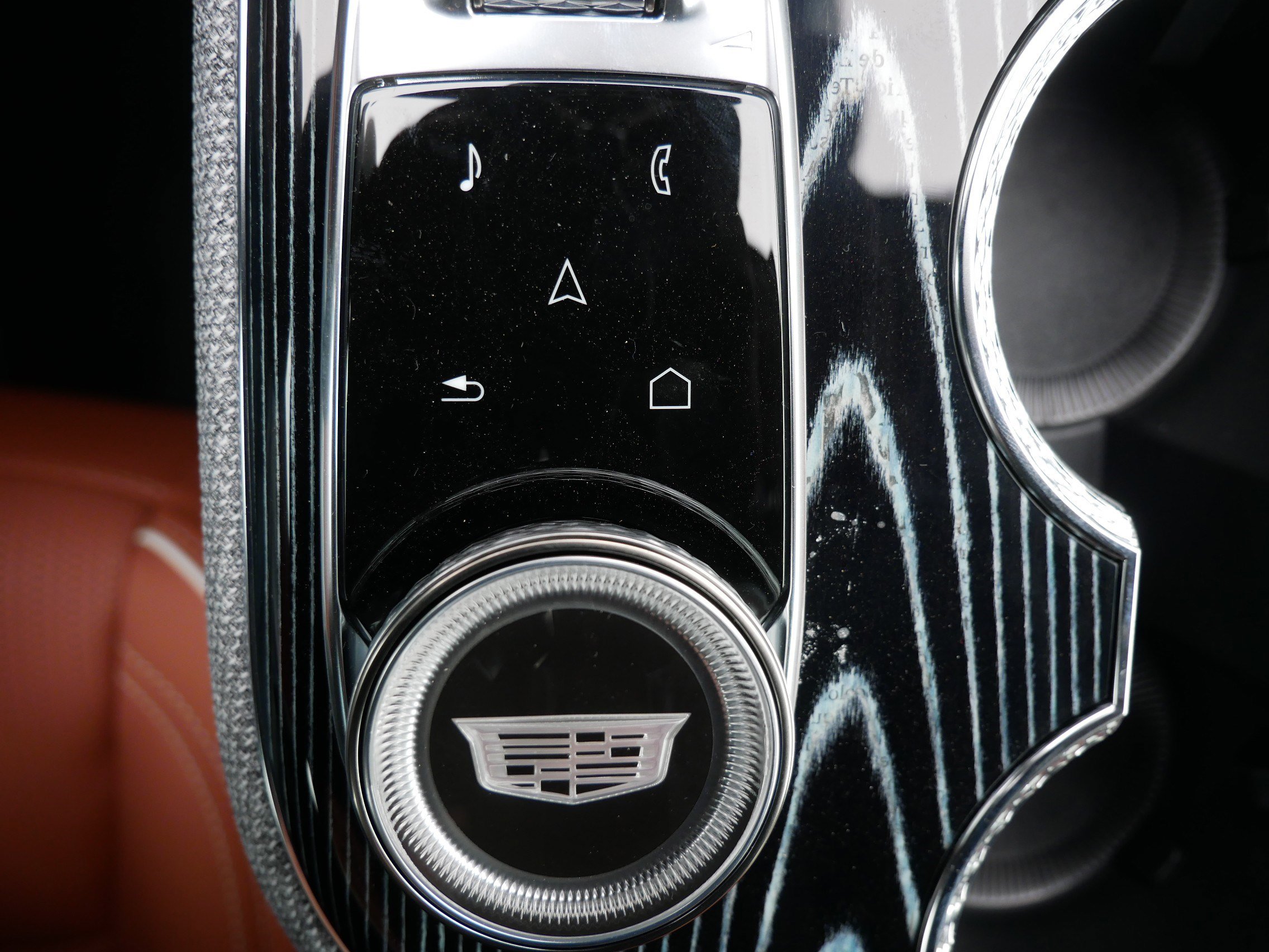 New 2026 Cadillac Optiq Luxury 2 w/ LPO, Floor Liner Package image 23