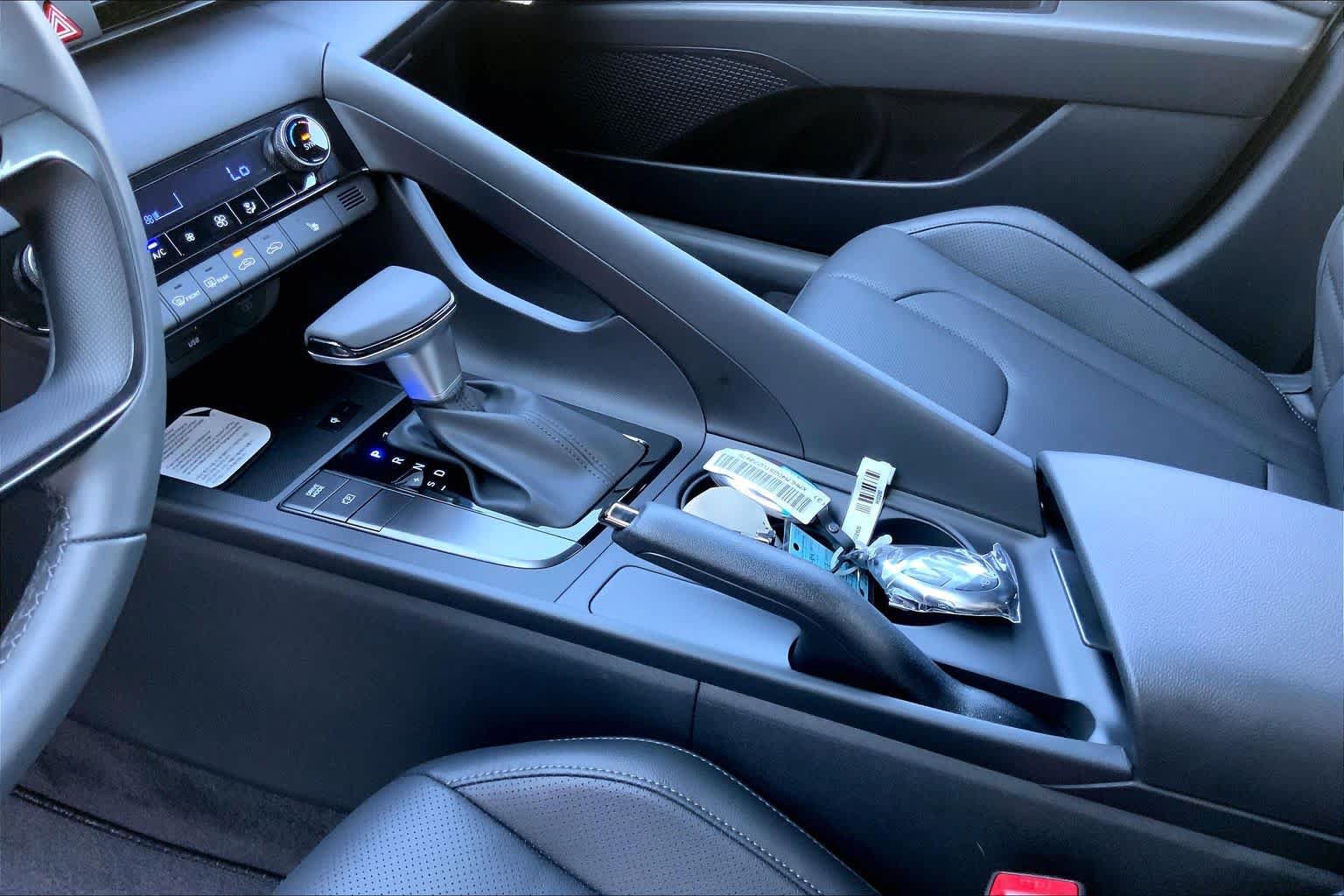 New 2026 Hyundai Elantra SEL Sport FWD image 8
