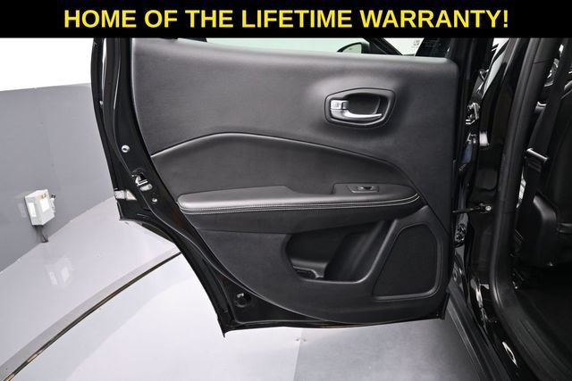 Used 2021 Jeep Compass Latitude AWD/4WD image 37