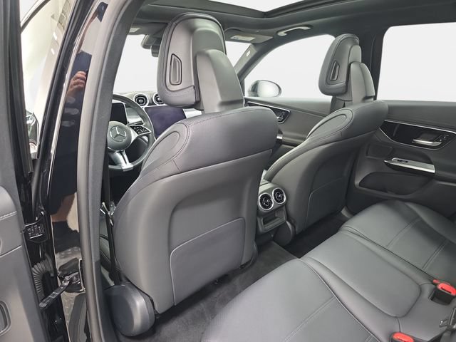 Used 2024 Mercedes-Benz GLC 300 4MATIC image 12