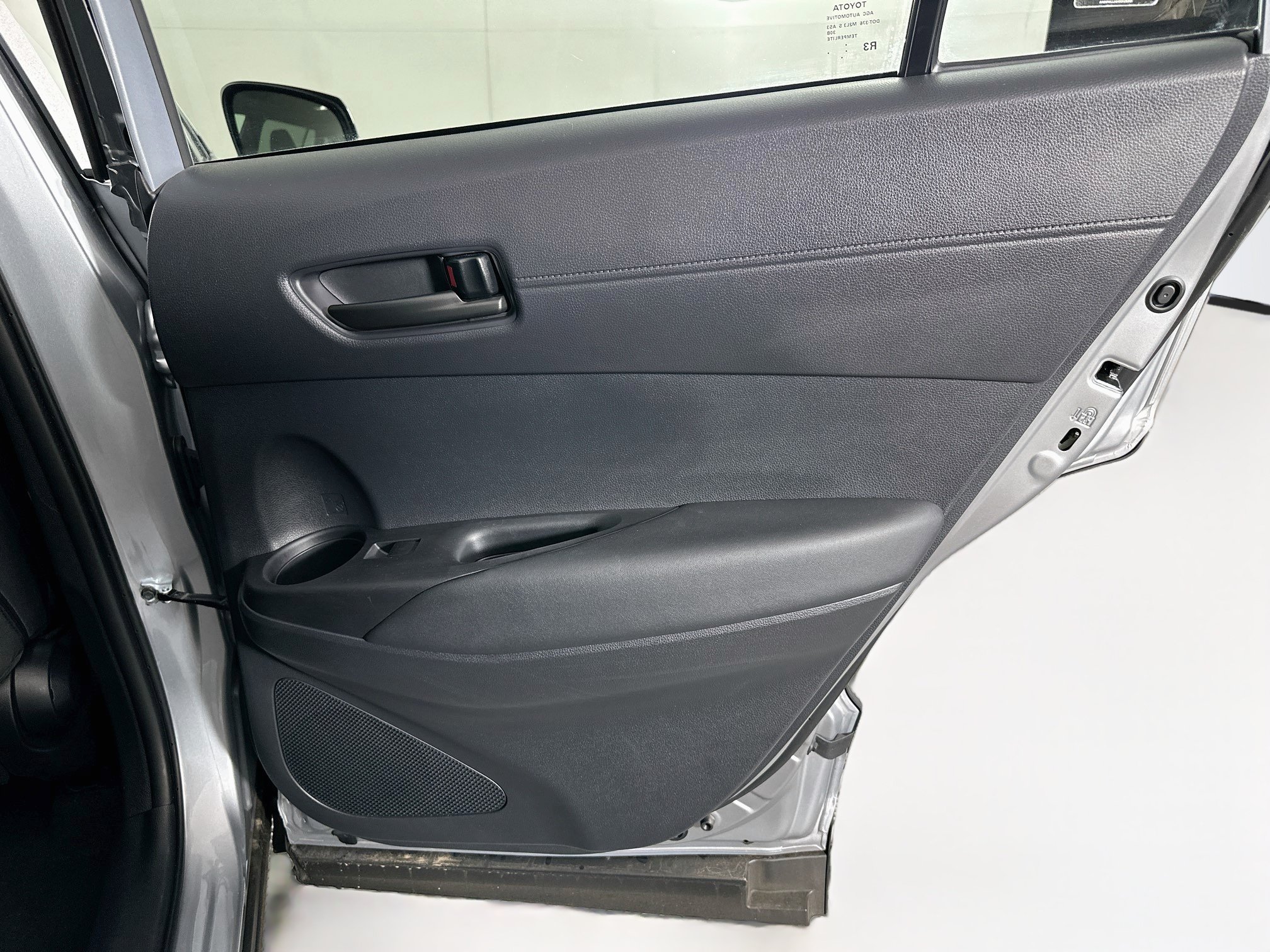 Used 2025 Toyota Corolla Cross LE w/ Moonroof Package FWD image 28