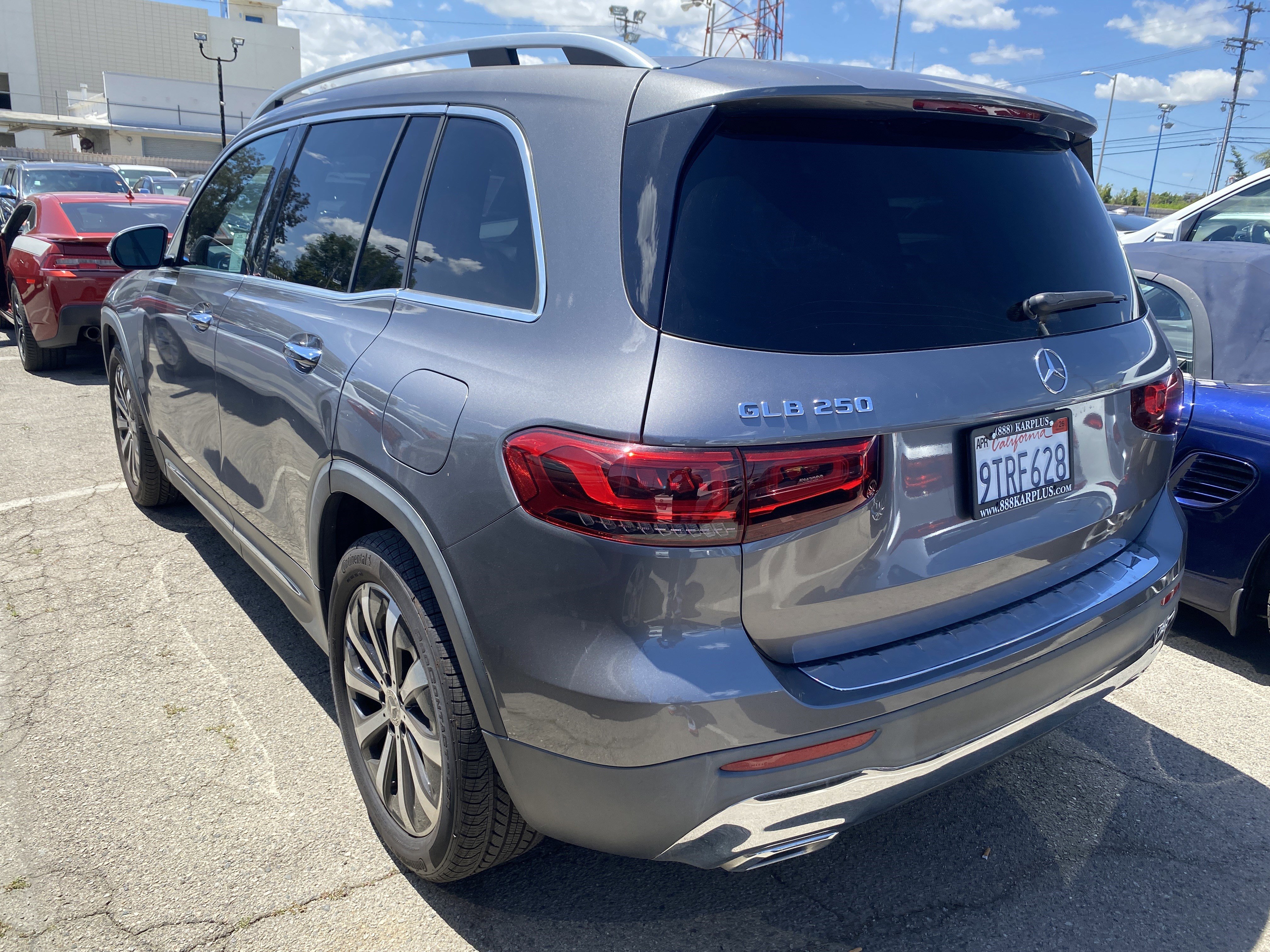 Used 2021 Mercedes-Benz GLB 250 w/ Premium Package image 9