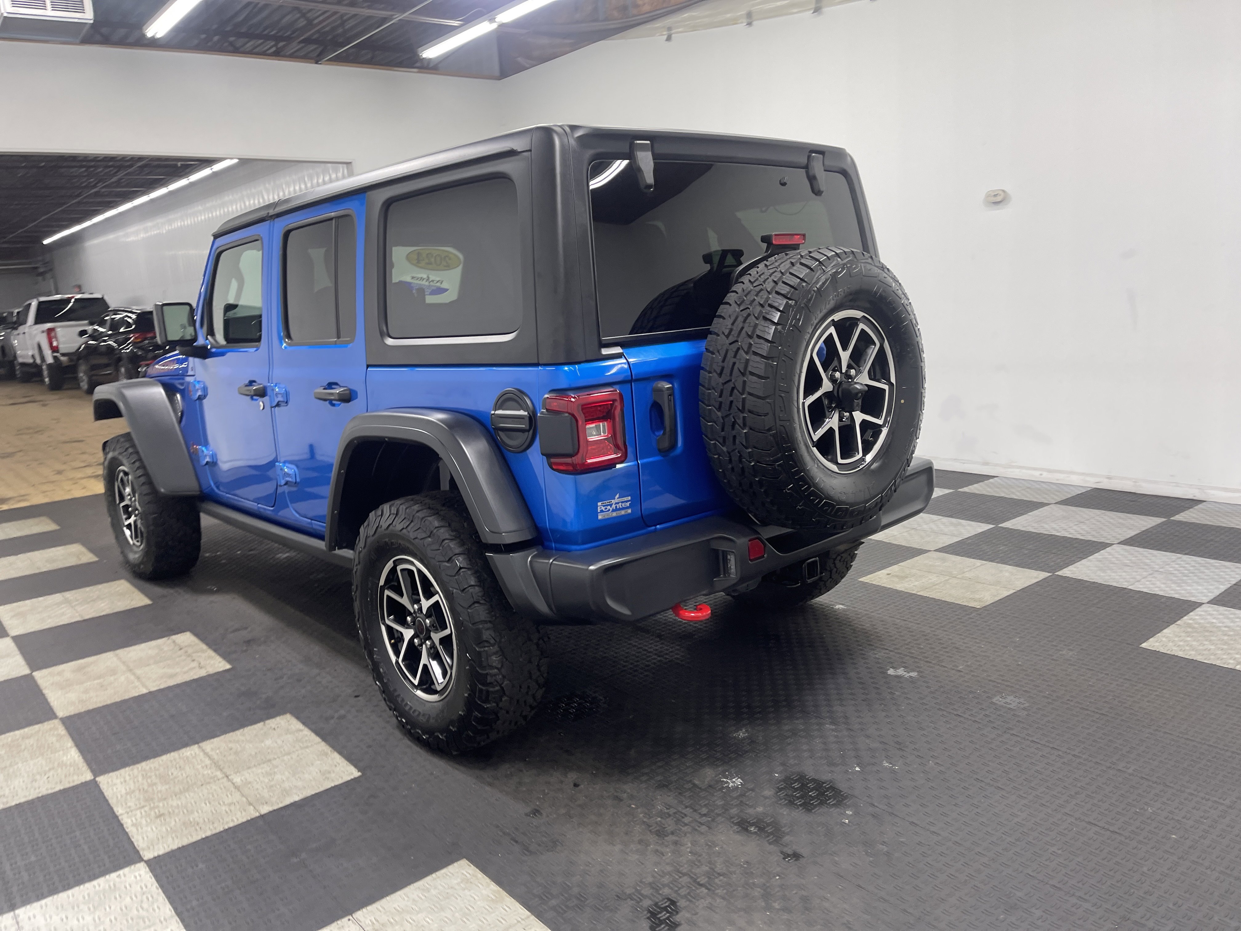 Used 2024 Jeep Wrangler Unlimited Rubicon image 2
