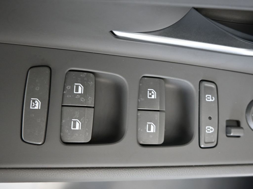 Used 2023 Hyundai Elantra SEL FWD image 21