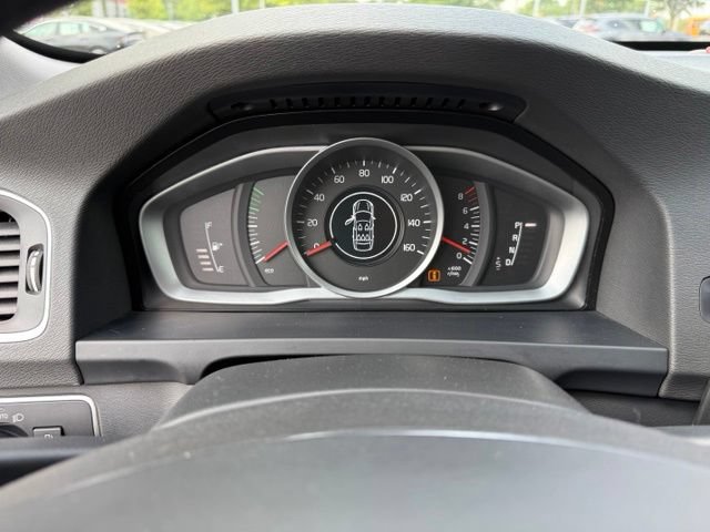 Used 2018 Volvo V60 T5 Dynamic FWD image 19