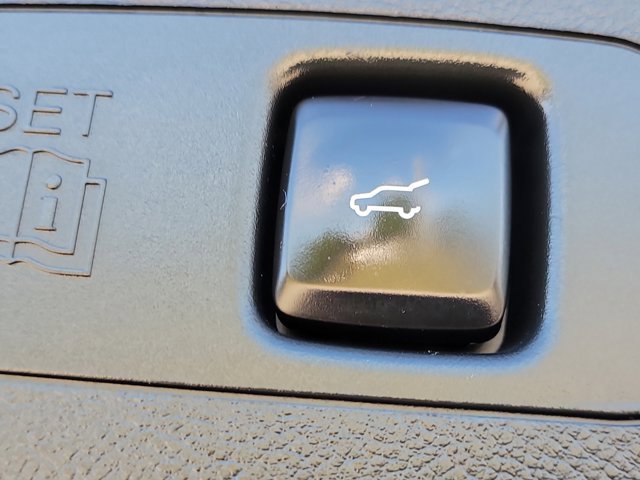 Used 2020 Lincoln Corsair Reserve w/ Equipment Group 201A image 15