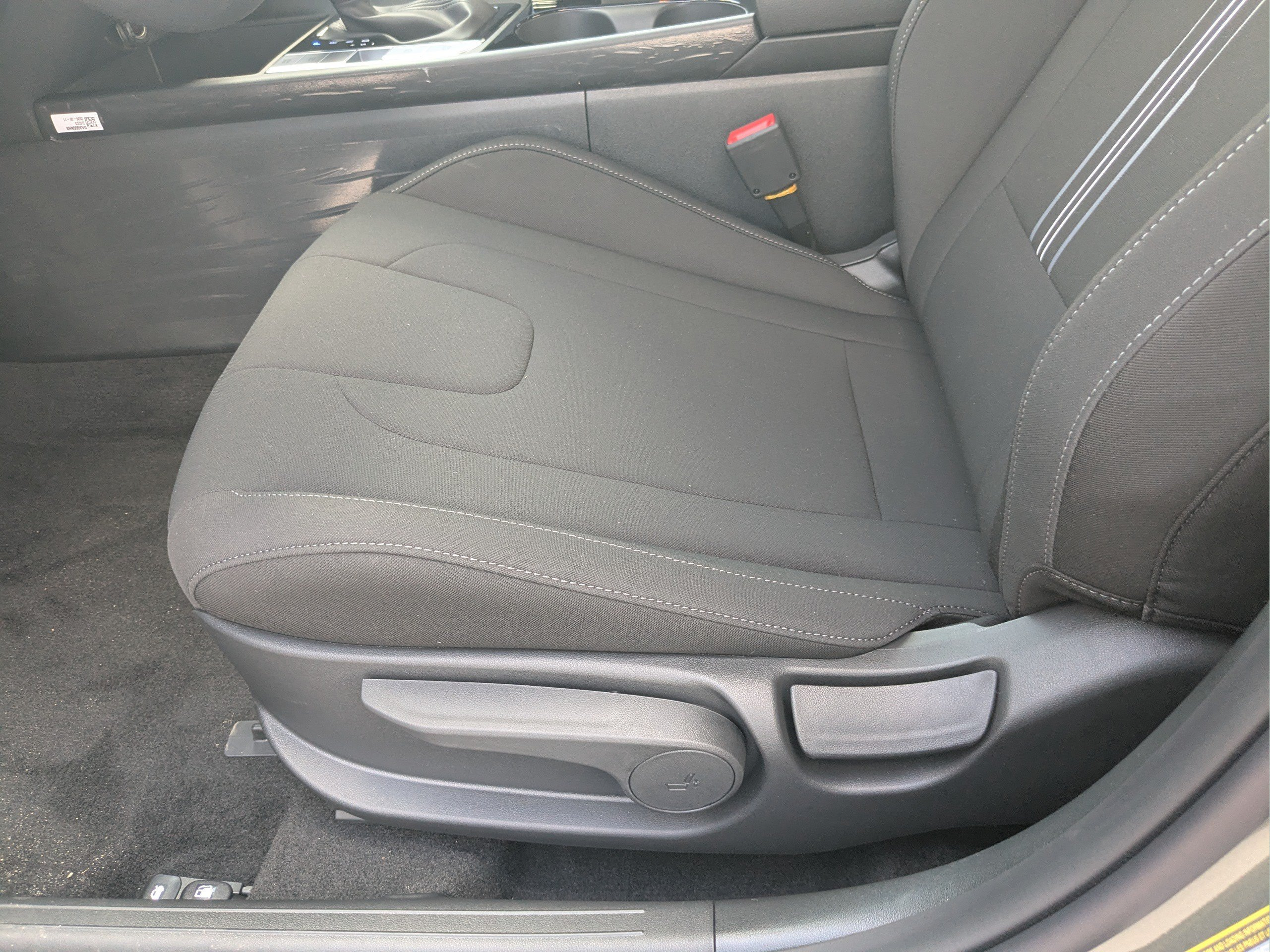 New 2026 Hyundai Elantra Hybrid FWD image 19