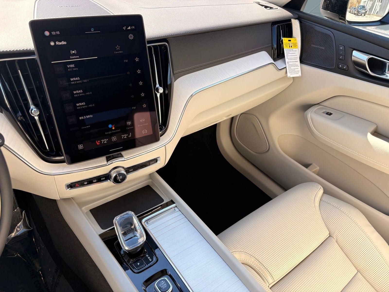 New 2026 Volvo XC60 B5 Ultra w/ Climate Package image 24