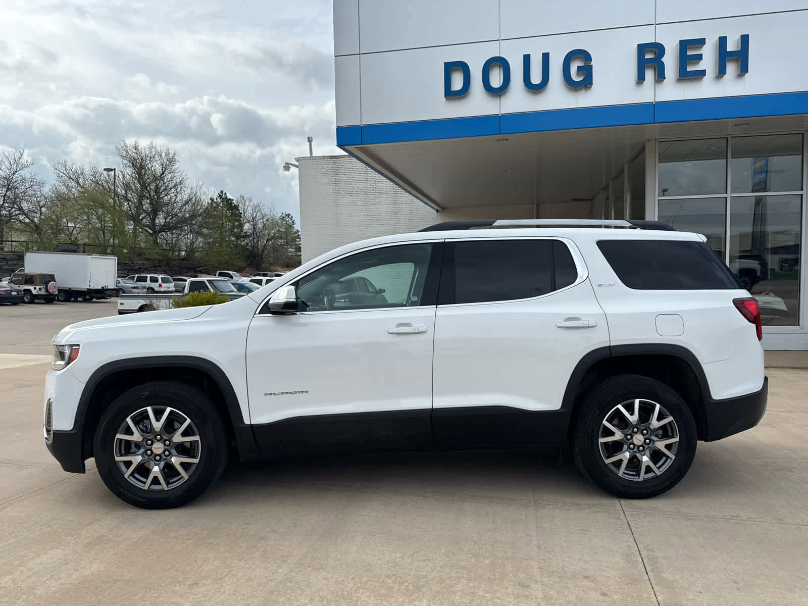 Used 2023 GMC Acadia SLT image 9