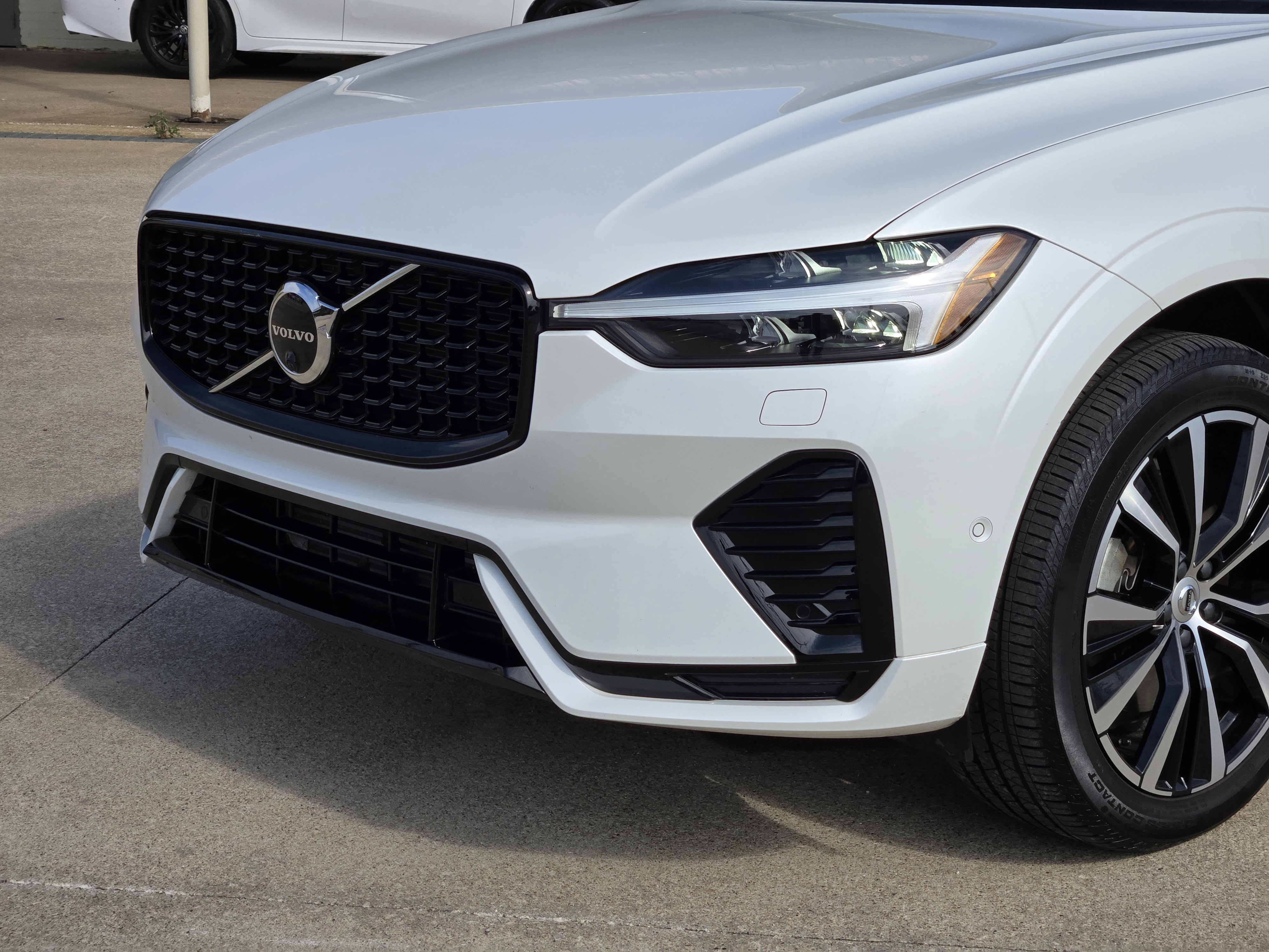 Used 2023 Volvo XC60 T8 Plus w/ Climate Package AWD/4WD image 12