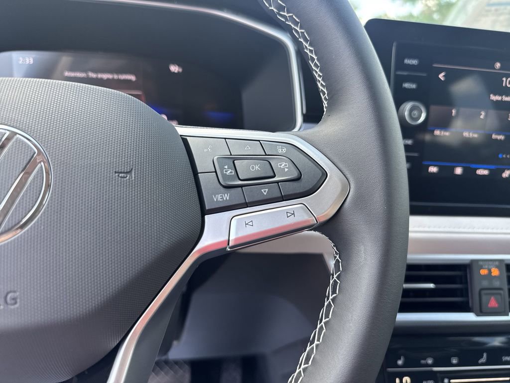 New 2025 Volkswagen Taos SE image 22