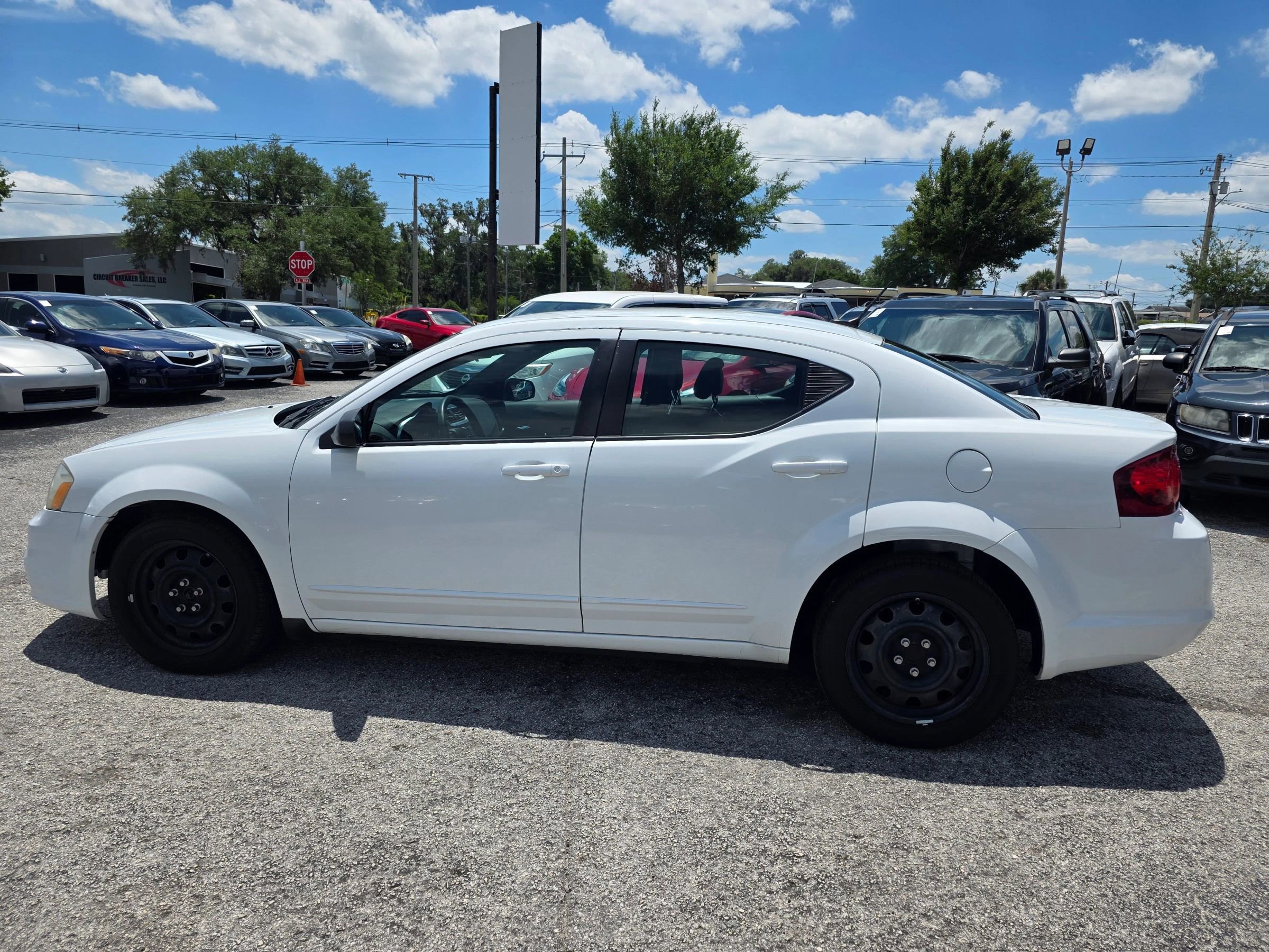 Used 2012 Dodge Avenger SE FWD image 4