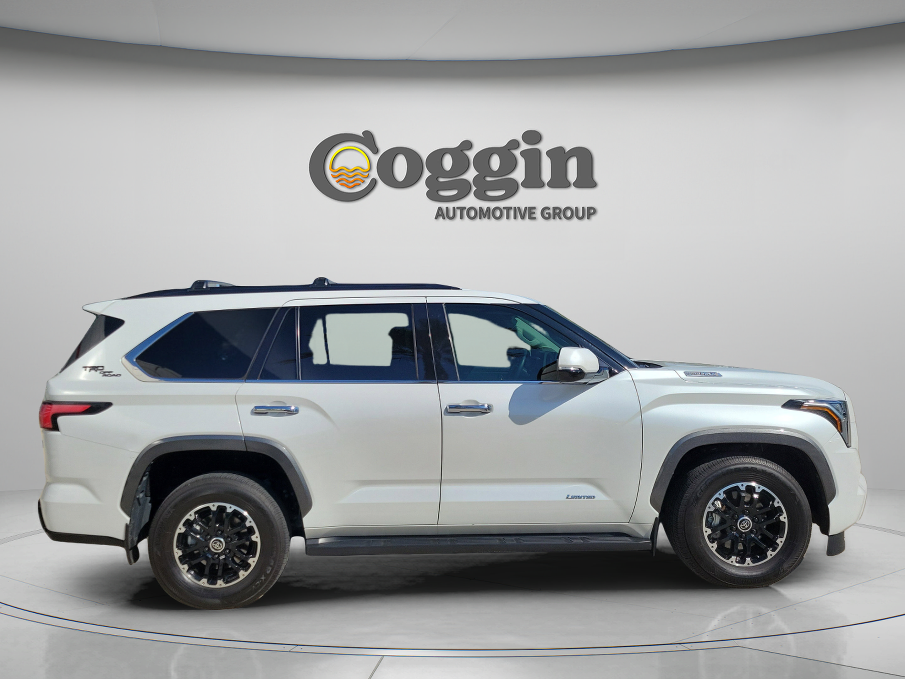 Certified 2023 Toyota Sequoia Limited w/ TRD Off-Road Package AWD/4WD image 4