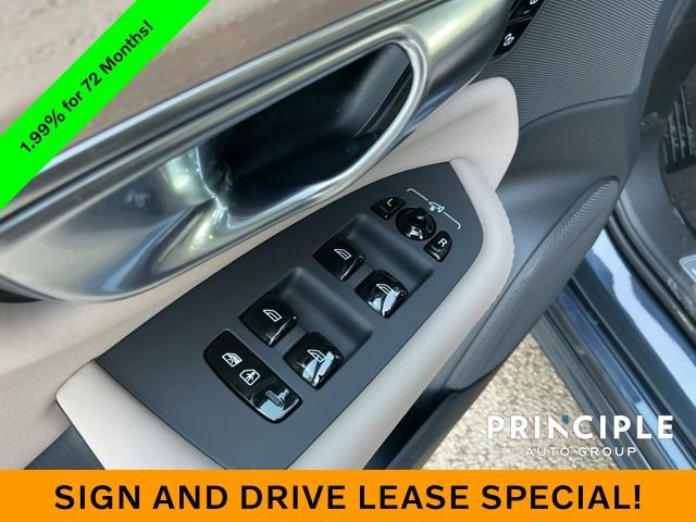 New 2026 Volvo XC90 B6 Plus w/ Protection Package Premier image 24