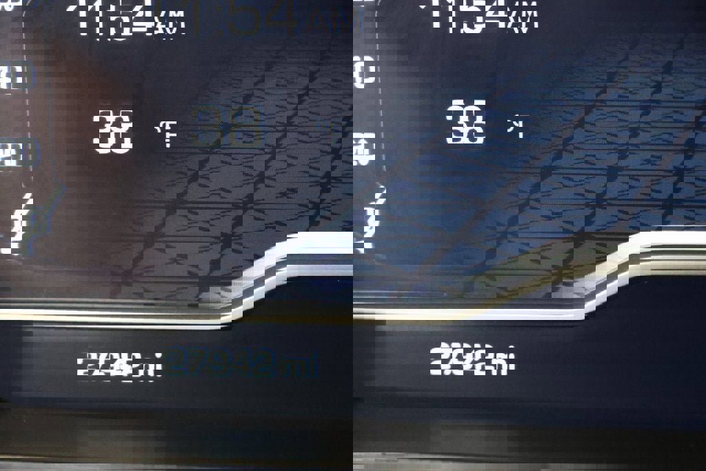 Used 2023 GMC Sierra 1500 SLT w/ X31 Off-Road Package image 18