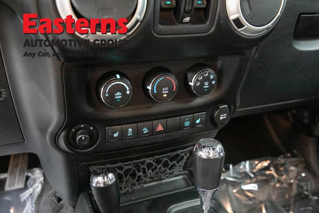 Used 2017 Jeep Wrangler Unlimited Sahara w/ Dual Top Group AWD/4WD image 20